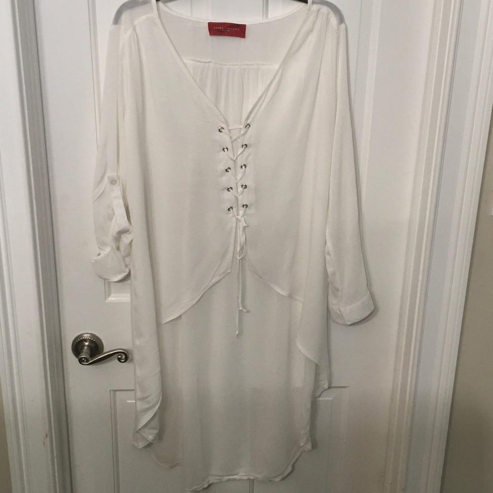 AKIRA White Top with Red Label